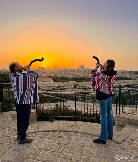 3 kings day Jan 06 2025 shofar blowing on mount of olives at Jerusalem